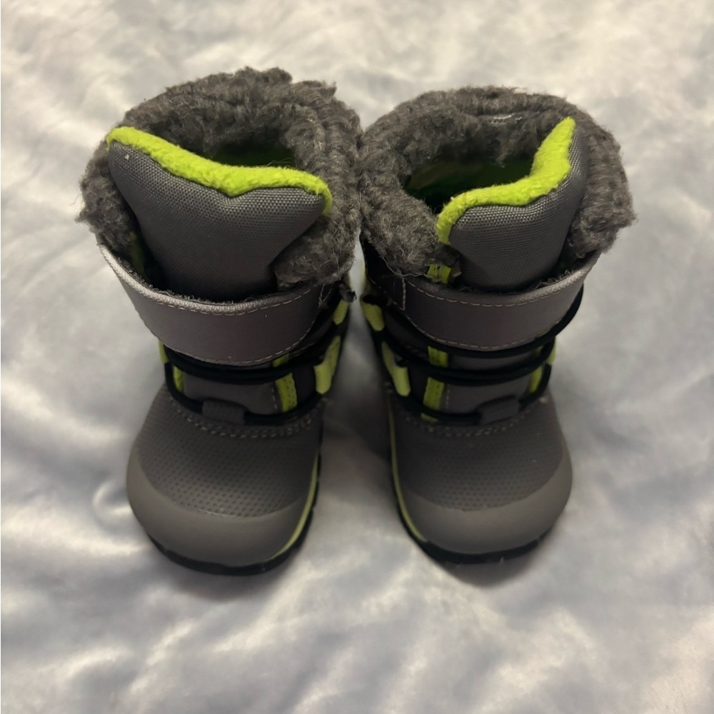 Snow boots - Picture 2 of 3